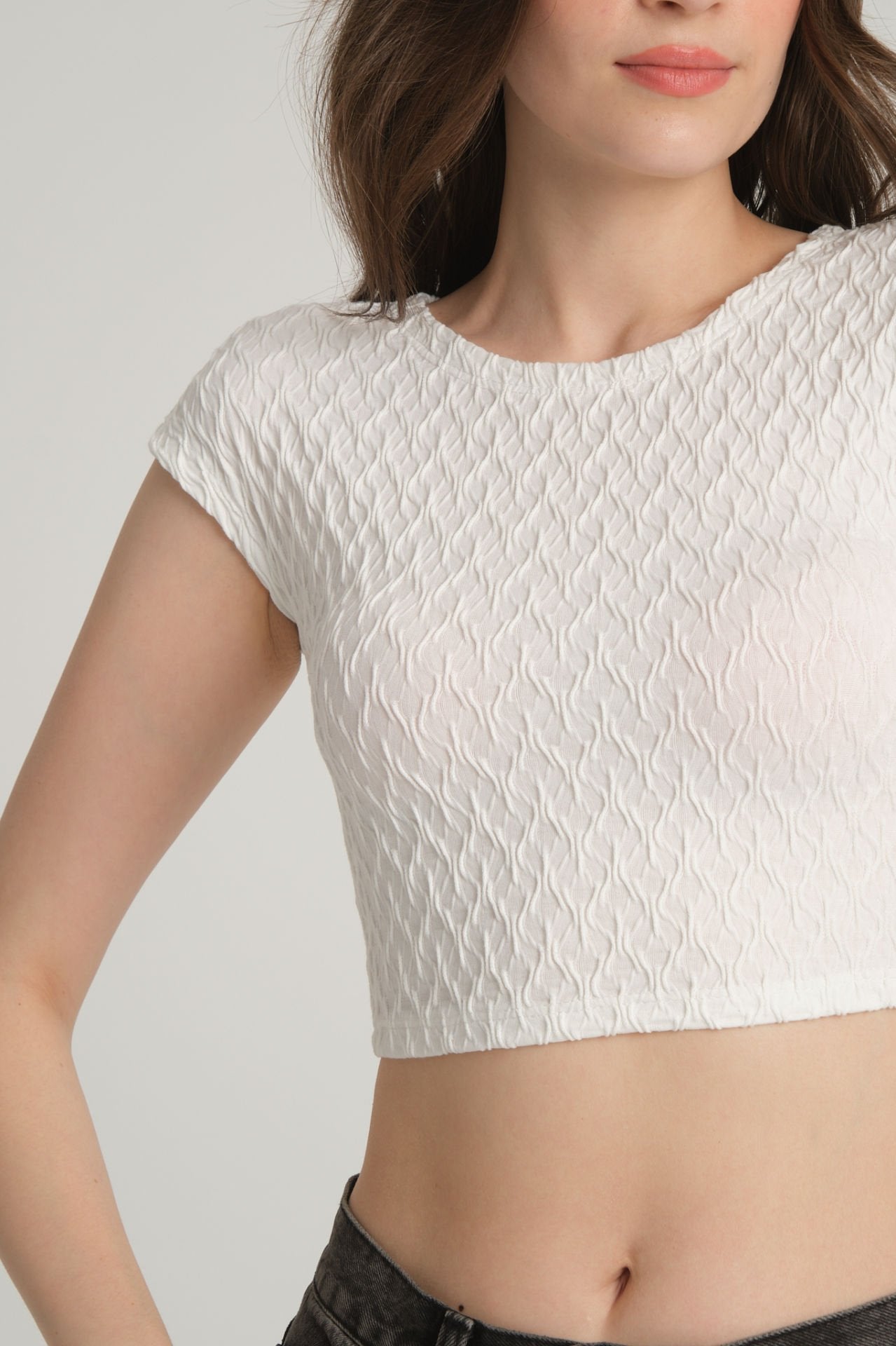 Bürümcük Desenli Beyaz Crop Top