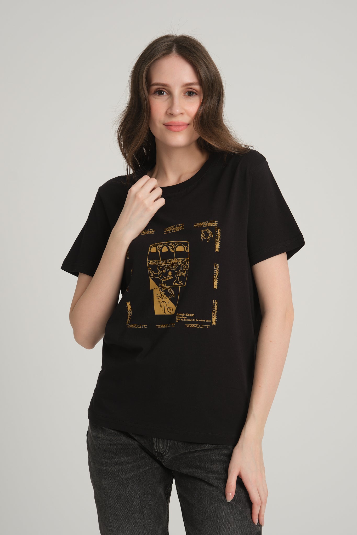 Women's Black T-Shirt with Göbeklitepe Print "Vulture Stone"