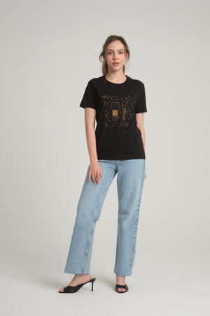Women's Black T-Shirt with Göbeklitepe Print "Serpent Column"
