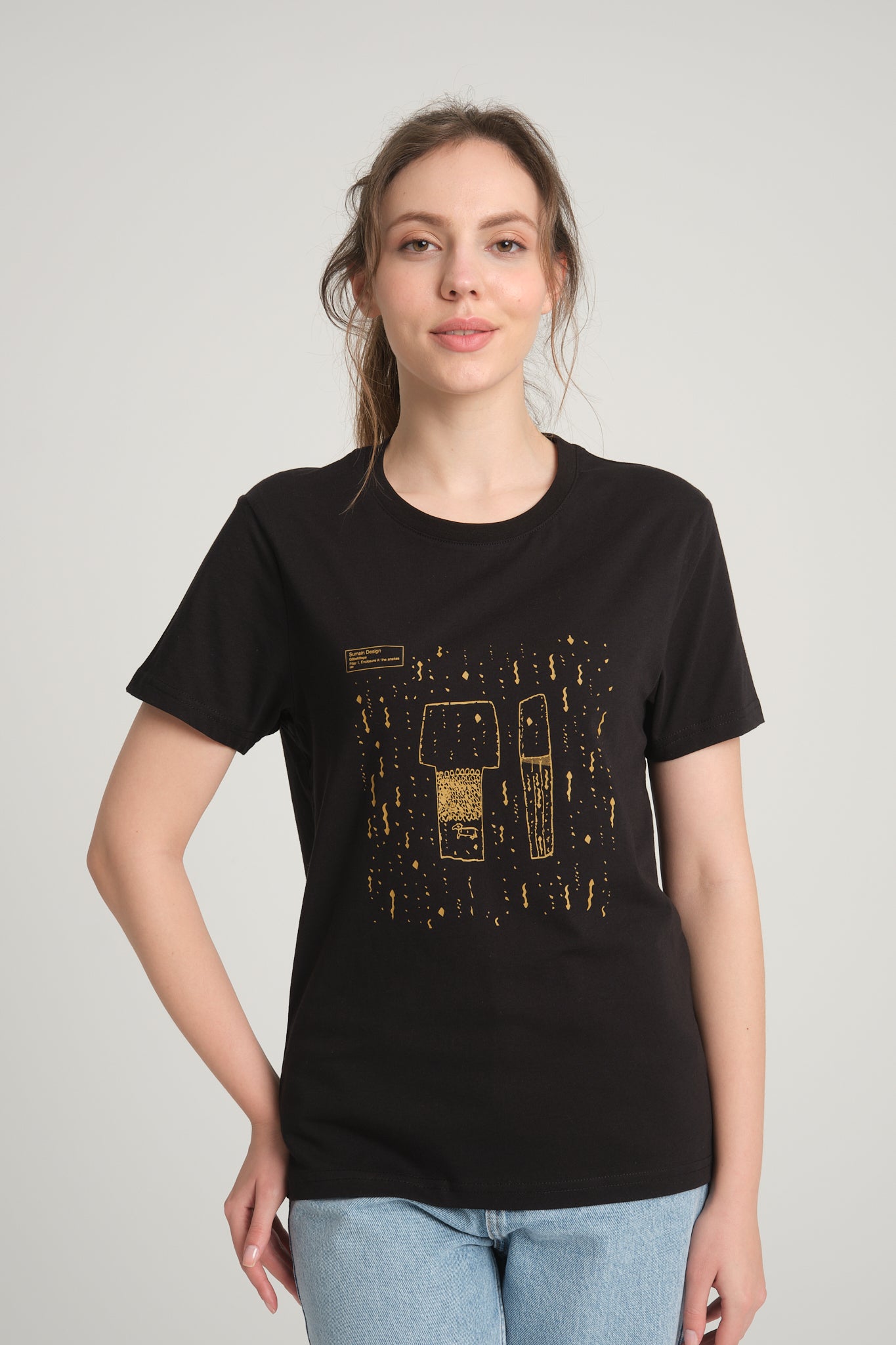 Women's Black T-Shirt with Göbeklitepe Print "Serpent Column"